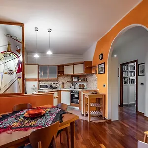  Apartamento Da Luca Con Posto Auto! Italia