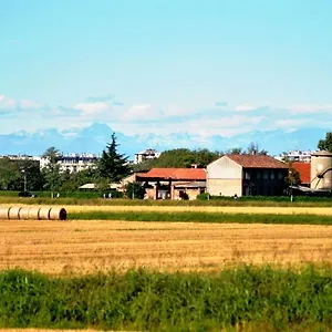Cascina Battivacco Farm stay