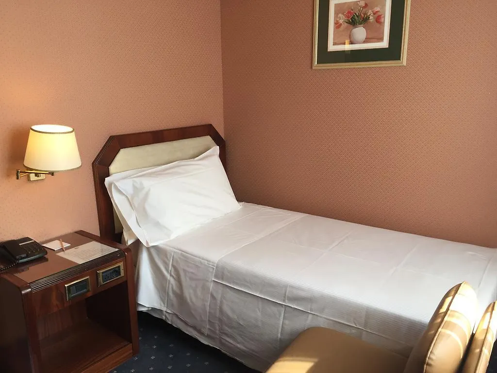 Hotel Bristol Milan 4*,  Italy